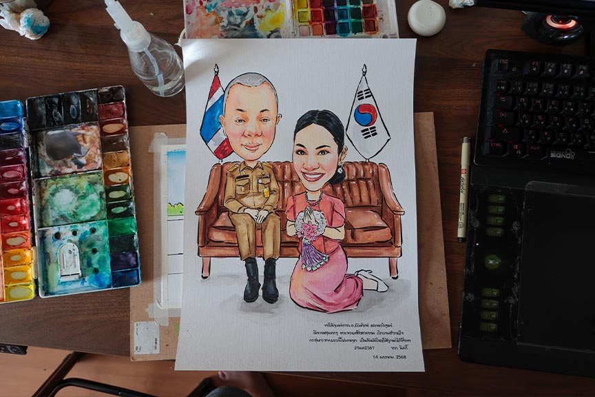 วาดรูปเป็นของขวัญ เหมาะกับโอกาสไหนบ้าง? ภาพวาดการ์ตูนคู่ในชุดพิธีการ เหมาะสำหรับมอบเป็นของขวัญปีใหม่ให้ผู้ใหญ่